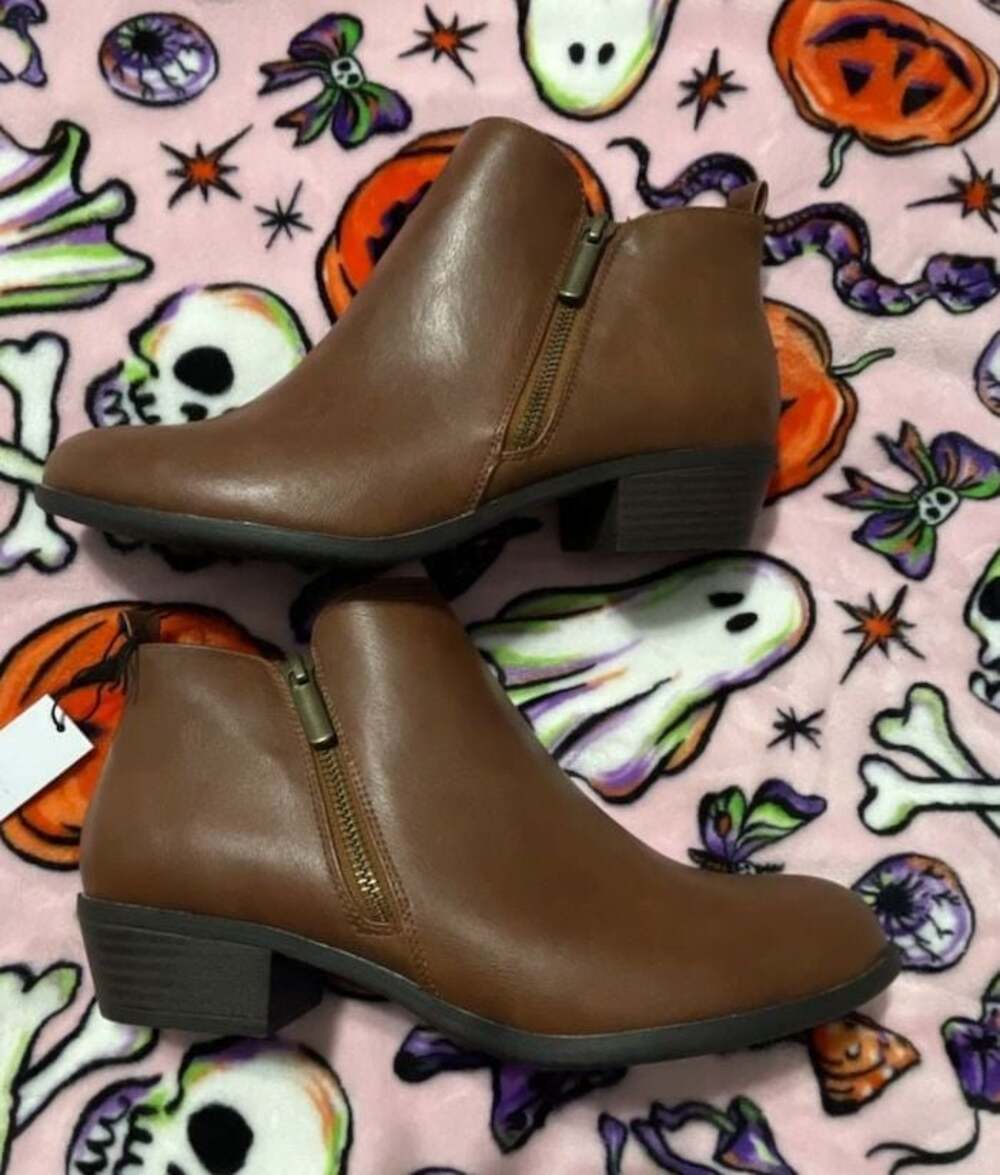 NWT Sonoma Goods For Life Millo Women's Brown Ankle Boots with Memory Foam